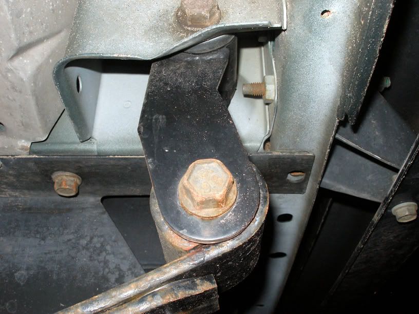 Installing RE boomerang shackles... NAXJA Forums North American XJ Association